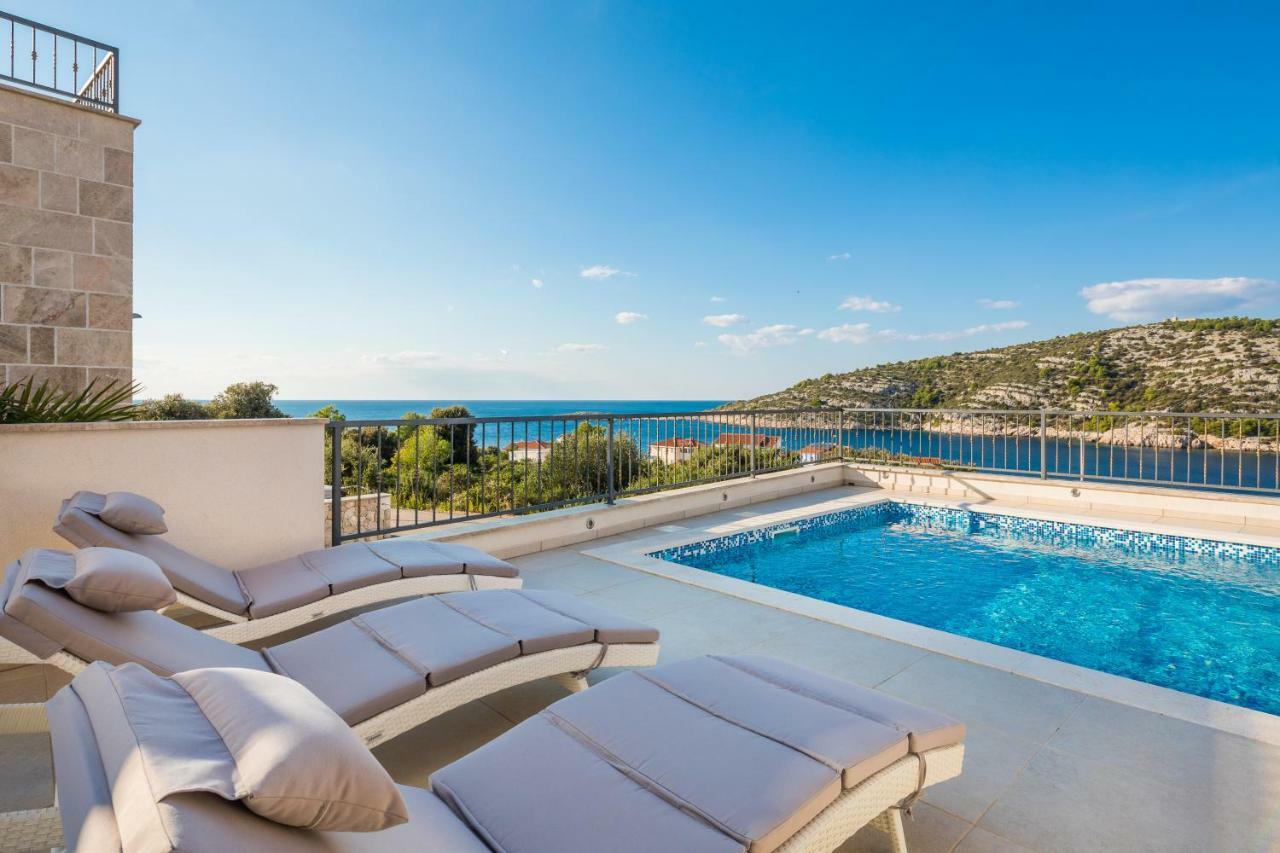 Villa Diomedes With The Sea View And The Pool Rogoznica  Exterior photo
