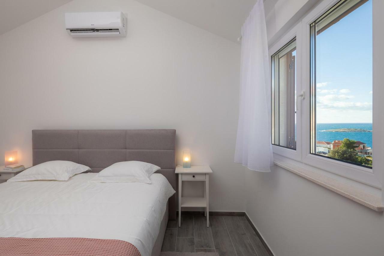 Villa Diomedes With The Sea View And The Pool Rogoznica  Exterior photo